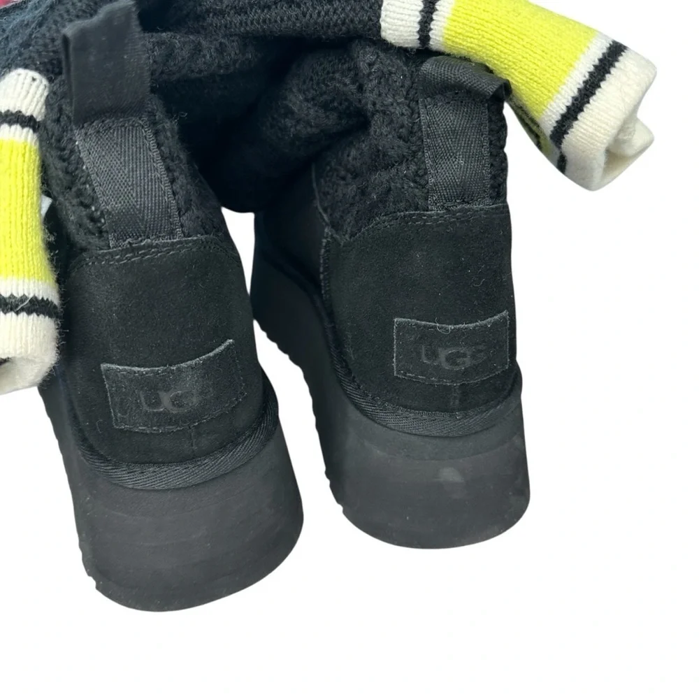 UGG chic black